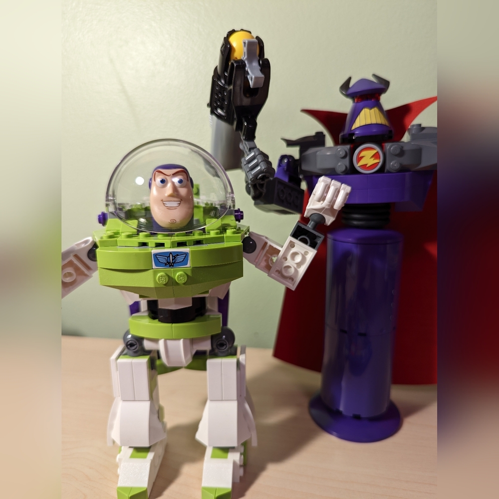 Lego Disney Buzz lightyear and Emperor Zurg Toy story figures (READ DESCRIPTION)